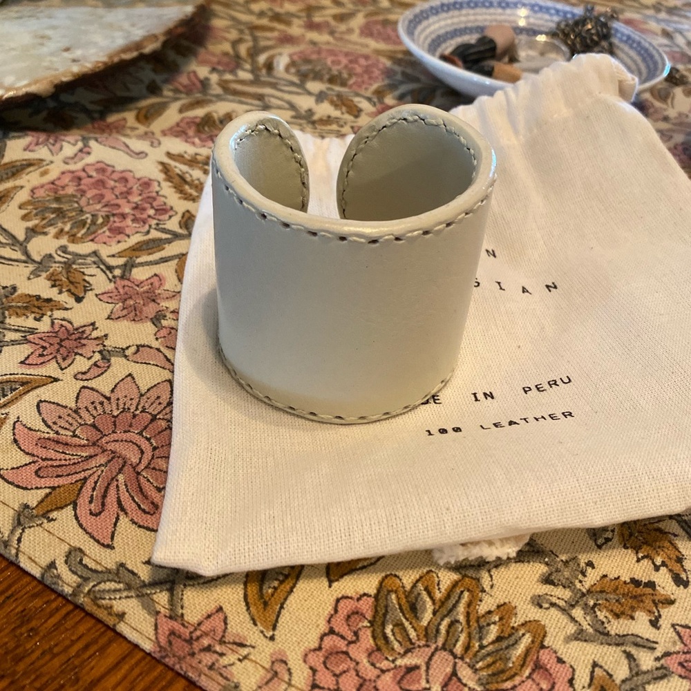 Lauren Manoogian Leo Cuff